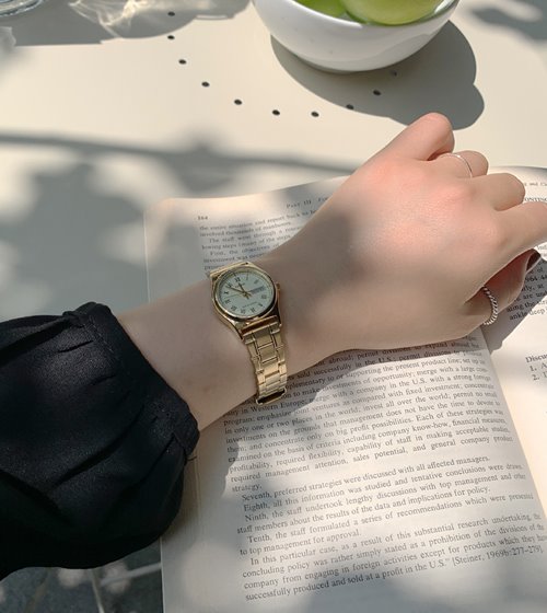 [정품] CASIO gold watch