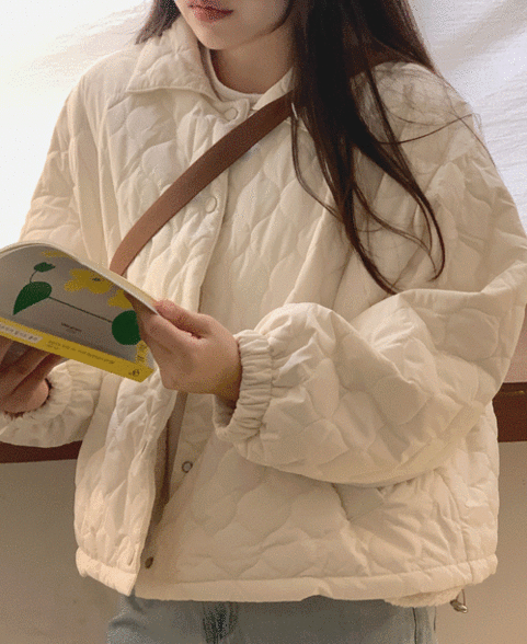 보오 퀄팅 뽀글이 후리스 양털 누빔 래글런 크롭 겨울 패딩 자켓 (2color)